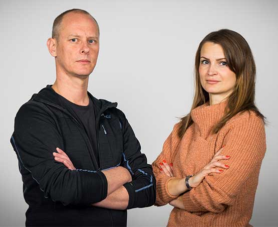 Bilde av to av Nasjonalt ID-senters medarbeidere, Vegard Pettersen og Christina Robertson.